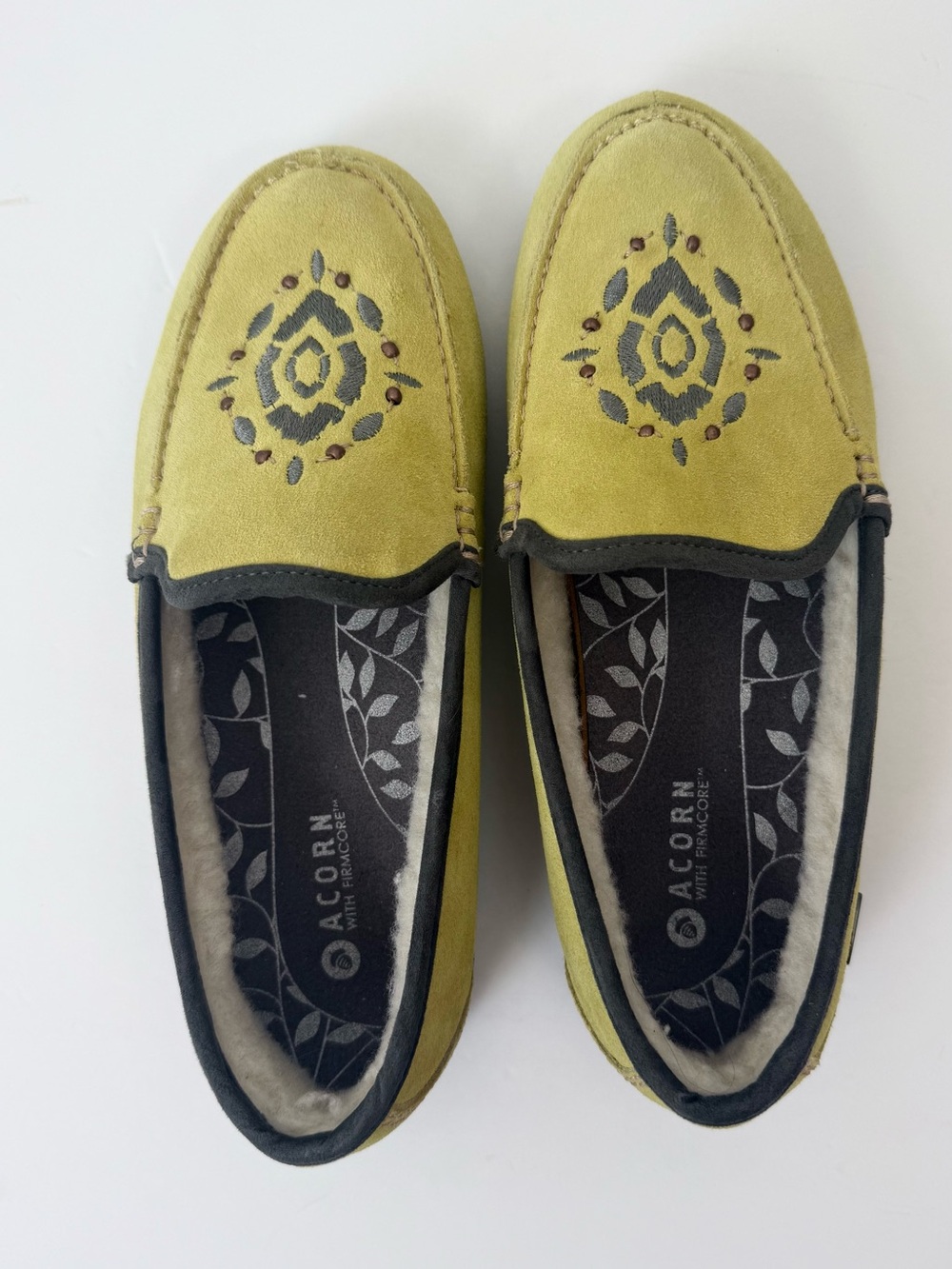 Acorn Women’s Chartreuse Greenish-Yellow Suede Fleece Lined Slip-On Moccasins 9